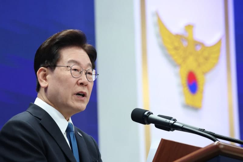 이재명, 국정 근거로 AI 제미나이 인용.. 야권 '대통령을 AI로 바꾸자' 맹공