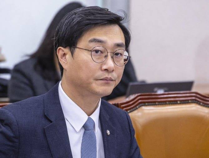 서울남부공소청, '보좌진 성추행 의혹' 장경태 의원 면담 조사