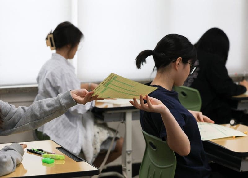 수능 AI 안경 단속 지침에 교원단체 반발…감독관에 책임 전가