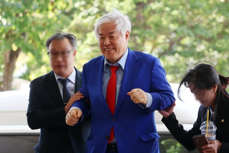 서부지법 난동 배후 혐의 전광훈 목사, 징역 5년 구형