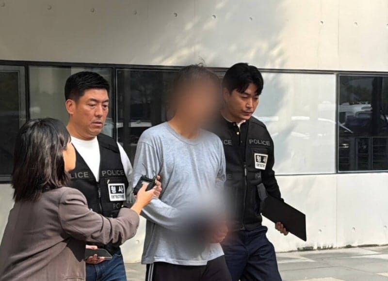 신변 보호받던 전처 살해 시도한 60대 남성 구속 심사 출석
