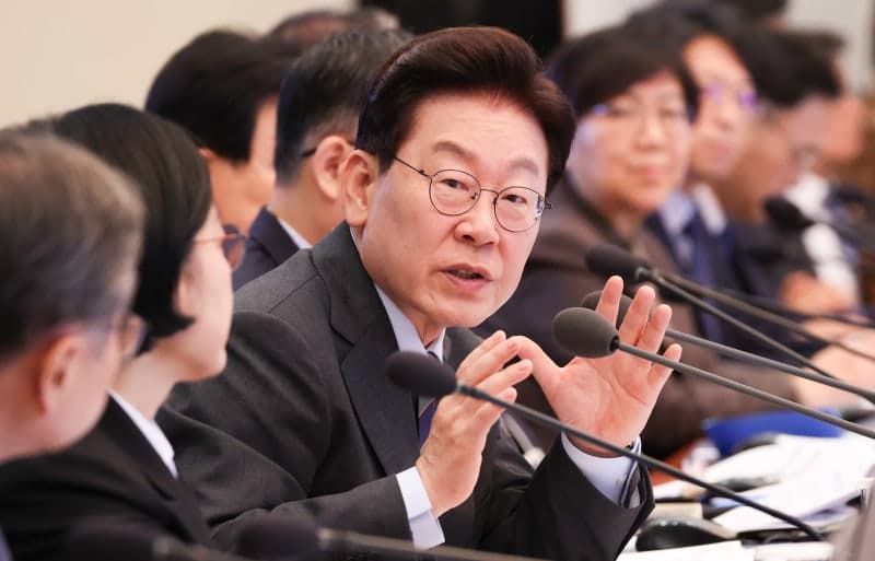 이재명 대통령, 국정 근거로 AI 제미나이 인용하자 야권 "대통령을 AI로 바꿔라" 맹비난