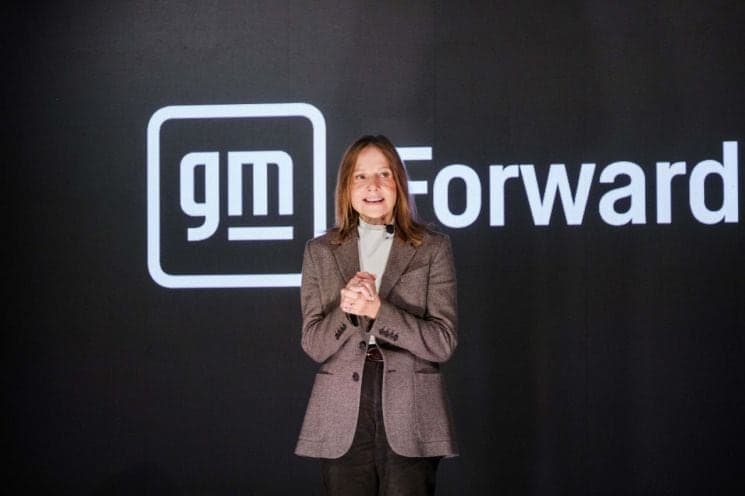 메리 바라 GM 회장 "2028년 고속도로 자율주행 도입"…AI 기반 미래 전략 공개