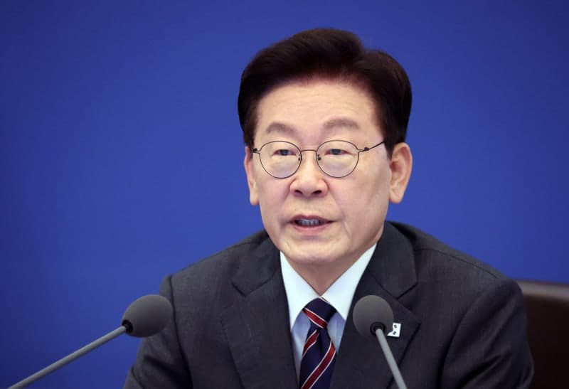 이재명 대통령 "서민 대출금리 상승 선제 대비…공공부문 적정임금 보편화 필요"