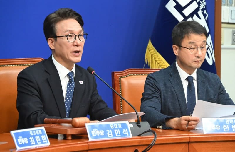 민주당, 조희대 대법원장 탄핵 앞서 '국정조사' 검토…강경파는 즉각 탄핵 촉구