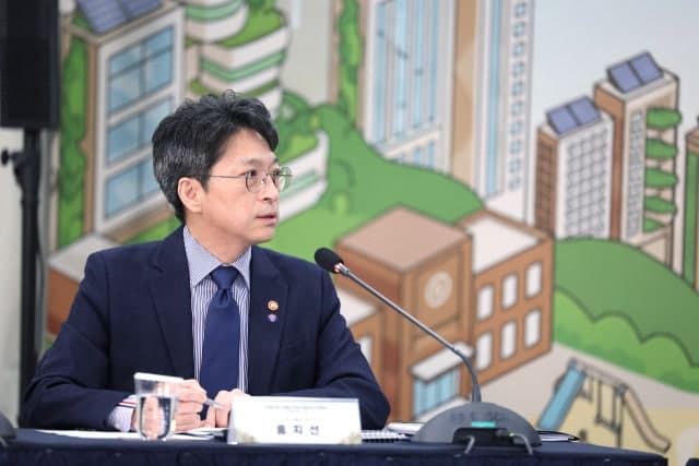 홍지선 국토장관 "전세의 월세화, 공급 확대로 주거비 부담 낮출 것"