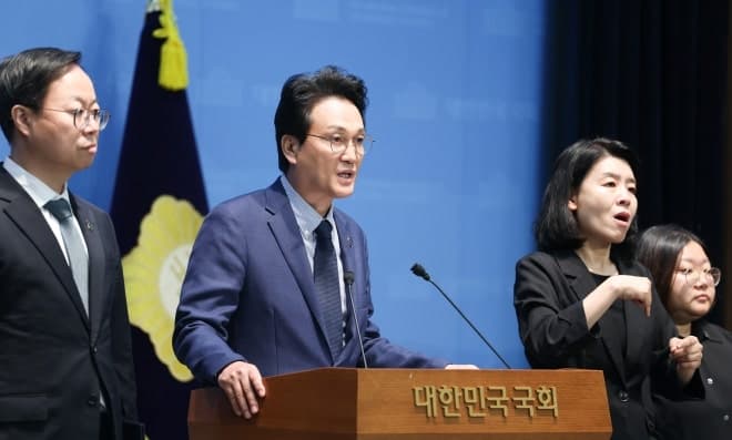 안민석 교육감 '교권보호 3법' 개정 촉구…울산교육청은 29일부터 악성 민원 차단