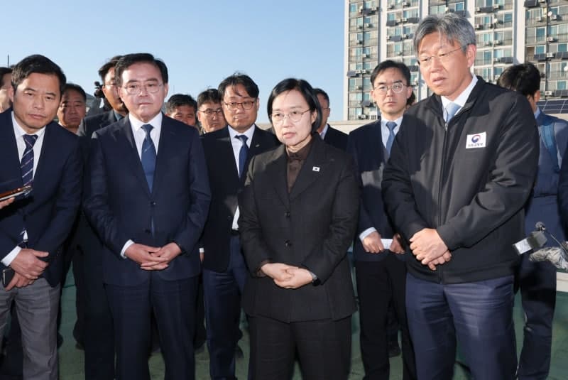 한성숙 총리 "8·13 대책은 국민과의 약속…도심 유휴부지 주택 공급 신속 추진"