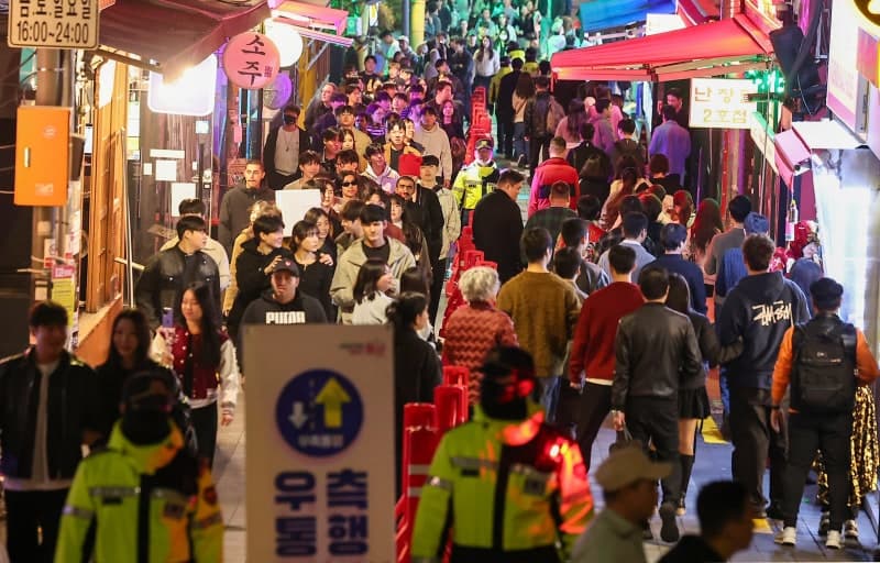 핼러윈 앞두고 전국 28곳 집중 관리…소방청, 구급차 근접 배치 및 상황대책반 운영