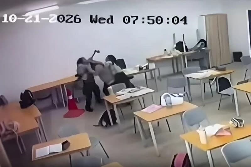 말레이시아 10대, 교실서 '도끼 난동' 생중계…교사 공격하고 현행범 체포