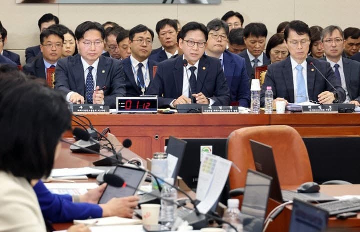 PHP 보안 취약점 대응 늑장 논란…배경훈 부총리 '범부처 종합대책 마련'