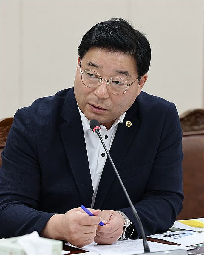 신민호 전남광주통합특별시의원 "역사 왜곡 논란 '전라도천년사' 전량 폐기하라"
