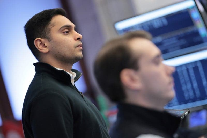 AI 우려와 중동 긴장에 미 10년물 국채 금리 한 달 만에 5% 밑으로