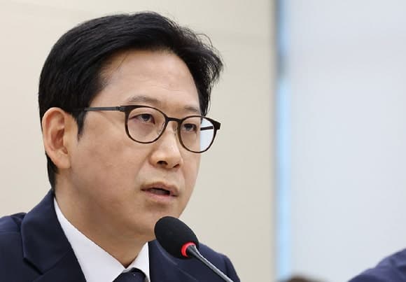 배경훈 과기부 장관 "프론티어 AI, 대통령 지시 아냐…특정 기업 몰아주기 방지"
