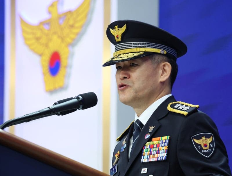 영동고속도로서 2차 사고 막던 경찰관, 화물차에 치여 중상