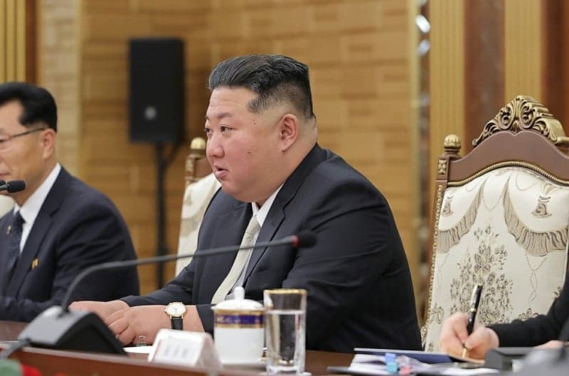 김정은, 中 서열 4위 왕후닝과 단둥 회담…북중 경협 본격화