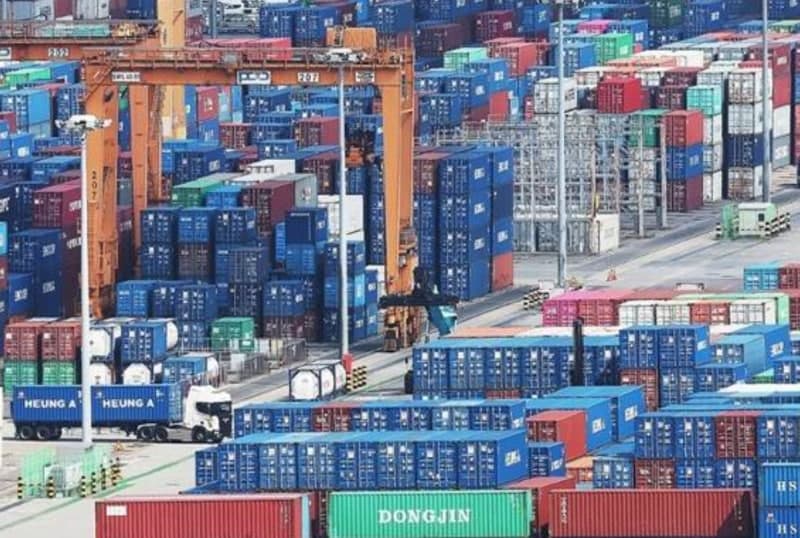11월 제조업 업황 전망 102로 하락…반도체는 '질주'하고 휴대폰은 '급락'