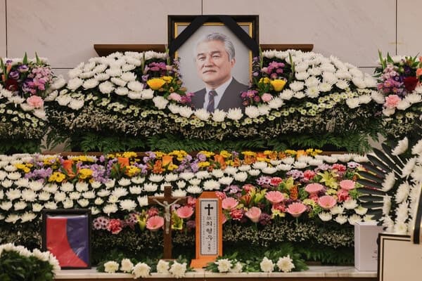 "YS의 오른팔" 최형우 전 내무부 장관 별세…민주화 투쟁 이끈 6선 정치인