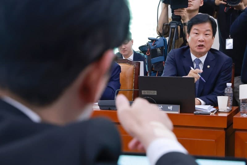 국회 법사위, 오세훈 무죄 판결과 조희대 대법원장 거취 두고 여야 격돌