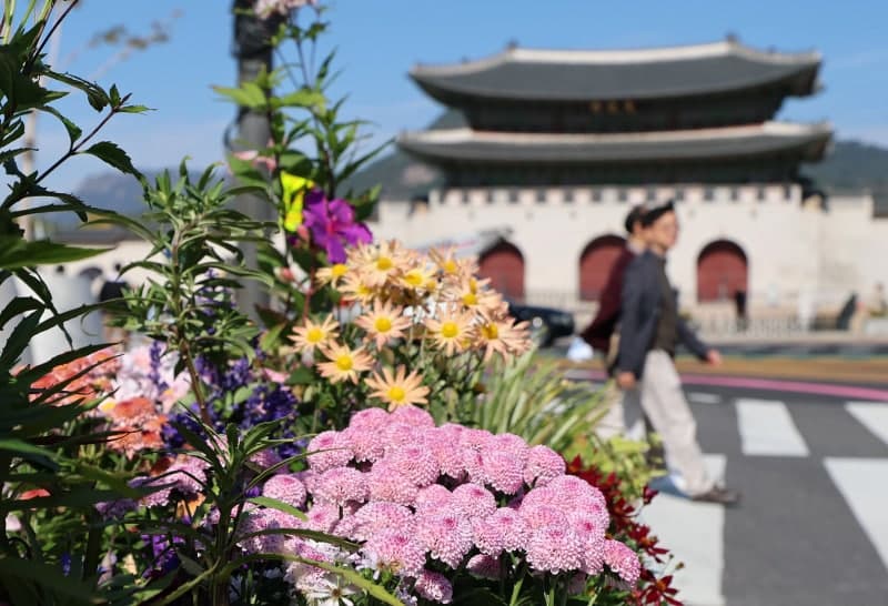 27일 전국 대체로 맑지만 강한 바람…밤부터 기온 뚝 떨어져