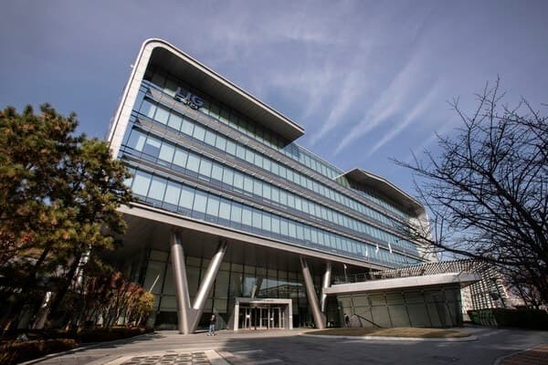 LIG디펜스앤에어로스페이스, 방산업체 지정 취소 위기에 주가 급락
