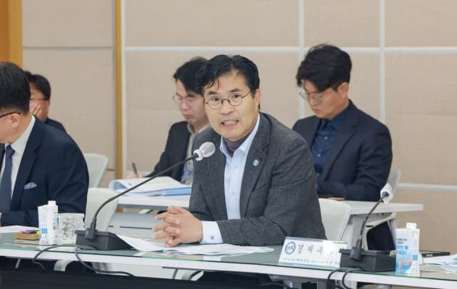 이원택 전북지사, 민생 현안 해결 및 도정 소통 강화 강조