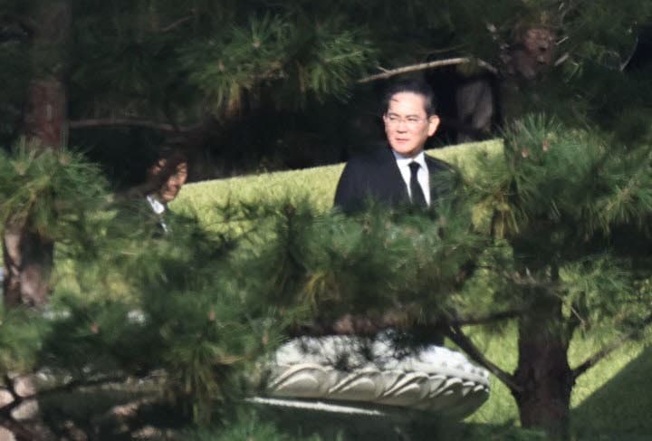 이재용 삼성전자 회장 취임 4주년, 반도체 재도약과 미래 신사업 빅딜 속도 낸다