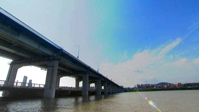 잠수교, 50년 만에 ‘보행 전용 다리’로 탈바꿈…오늘부터 차량 전면 통제