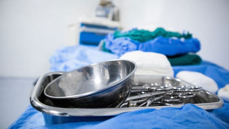 파키스탄서 생후 53일 신생아 엠폭스로 사망…무허가 병원 '오염된 가위'가 원인