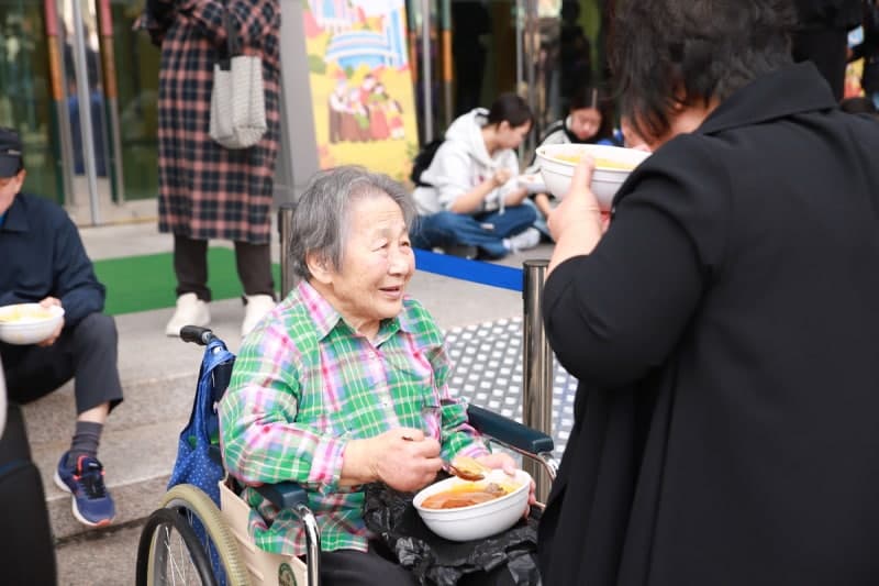 명성교회, 추수감사절 맞아 지역 주민과 국밥 6만 그릇 나눔