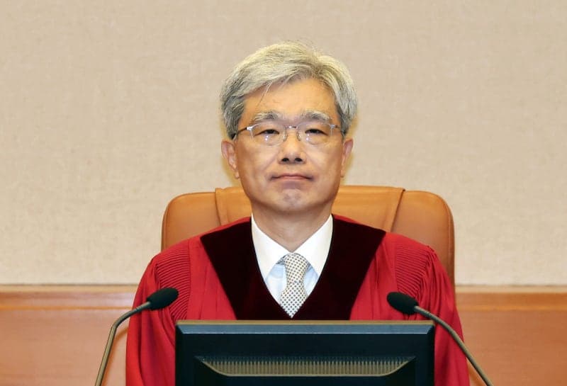 헌재, 공무원연금 지급 65세 상향 합헌…4대4 의견으로 결론