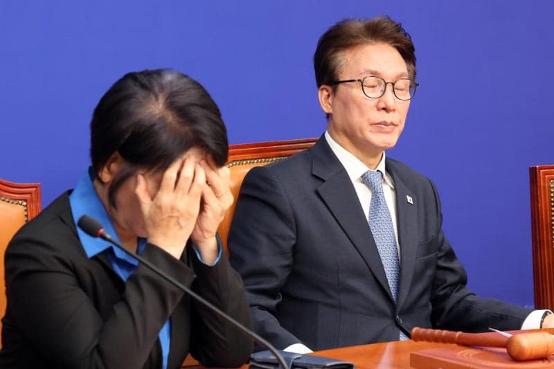 신천지 집단 입당 의혹 조사 마친 민주당, 결과 공개 두고 계파 갈등 고조