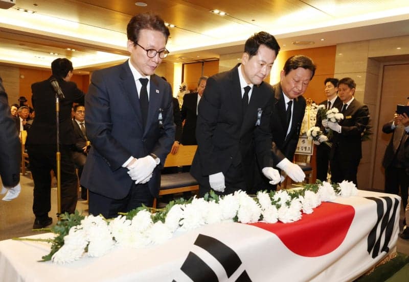 "민주화 불꽃이자 YS의 영원한 동지"…최형우 전 장관 영결식 엄수