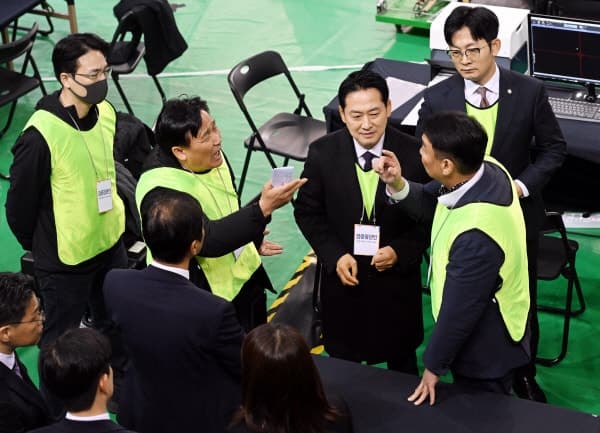 올림픽공원 투표용지 247만 장, 현장검증 마치고 선관위 보안 창고로 이송