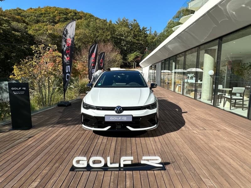 12년 만에 돌아오는 333마력 ‘골프 R’과 50주년 기념 ‘GTI 리미티드 에디션’