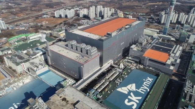 SK하이닉스, 3분기 매출 100조 돌파…영업익 83조 '어닝 서프라이즈'