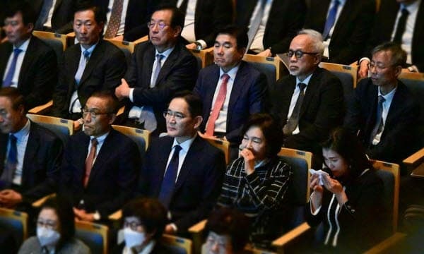 이건희 삼성 선대회장 6주기 추모 음악회 개최…이재용 회장 등 900여 명 참석