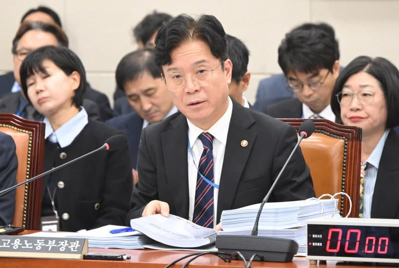 초광역특구법 주 52시간 예외 논란…정부 '사회적 대화로 해법 찾을 것'