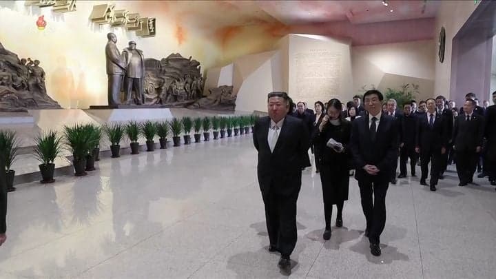 김정은, 중대장대회 참가자 격려…“만반의 임전태세와 싸움준비 완성”