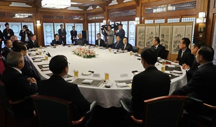 한성숙 총리, 상인회장들과 간담회…현장 체감경기 부족에 내수 활성화 총력