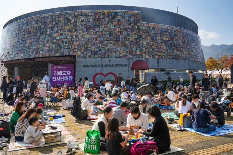 “도심 속 분청의 매력” 제31회 김해분청도자기축제 내달 6일 개막