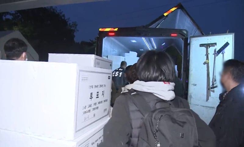 148일 만에 열린 '올공' 송파구 투표지 247만 장, 특검 13시간 검증 끝 반출