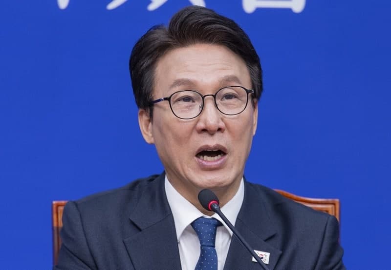 유시민의 "尹과 똑같다" 직격에… 김민석 "분열 언어에 답 않겠다"