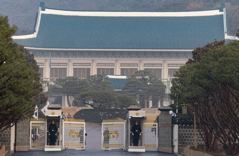 청와대, 北 탄도미사일 10여 발 발사에 긴급안보회의 소집…“즉각 중단 촉구”
