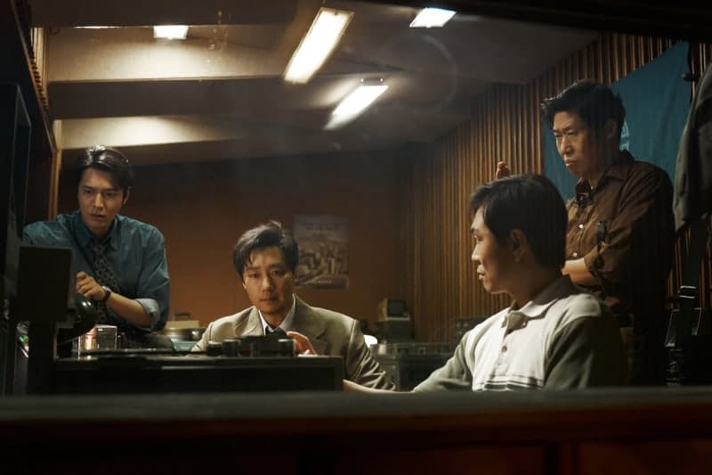 역사 왜곡 논란 뚫은 '암살자(들)' 손익분기점 돌파하며 흥행 질주