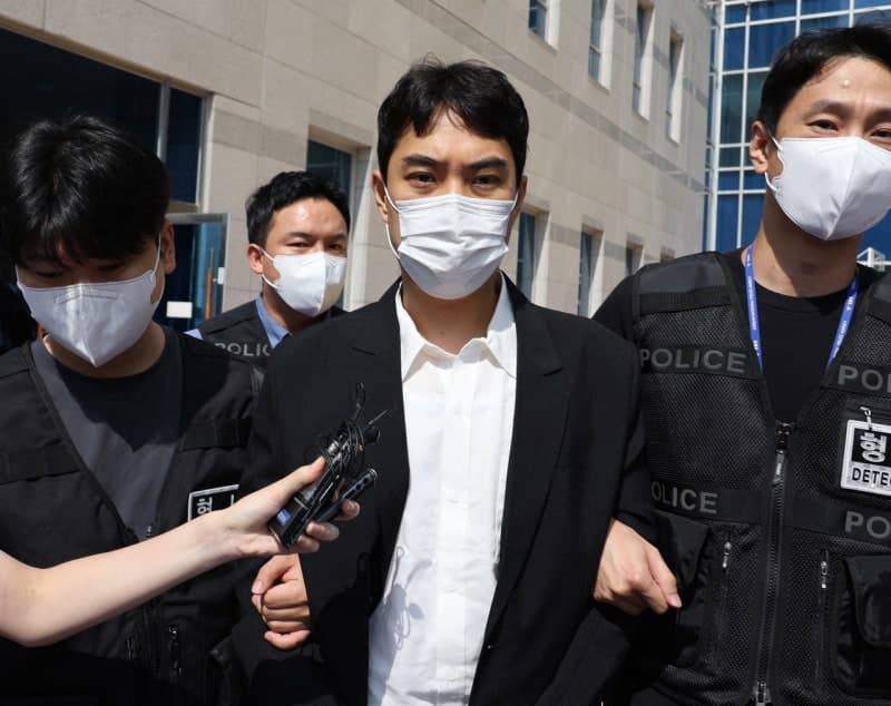 "미성년자인 줄 몰랐다"던 최영중 전 청주시의원, 첫 재판서 혐의 대부분 인정