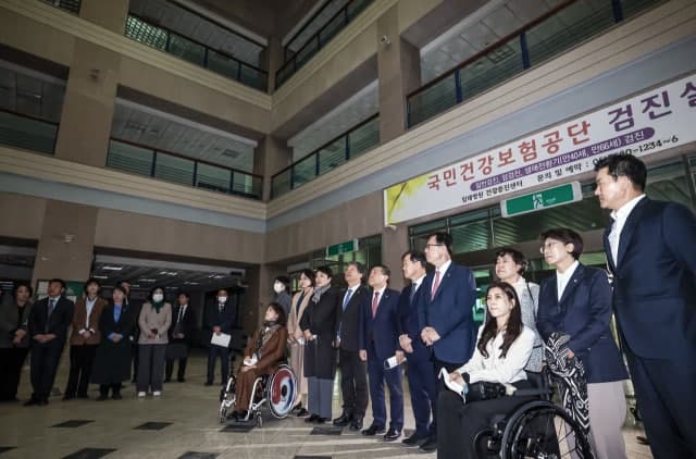 9년 방치된 부산 침례병원, 국회 복지위 '연내 공공병원 전환' 결단 촉구
