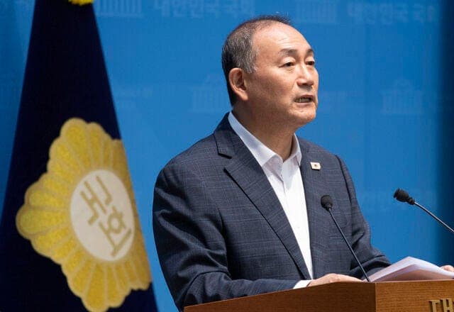 與 김원이, ‘목포대 포함 국립의대’ 재심사 촉구하며 무기한 단식 돌입
