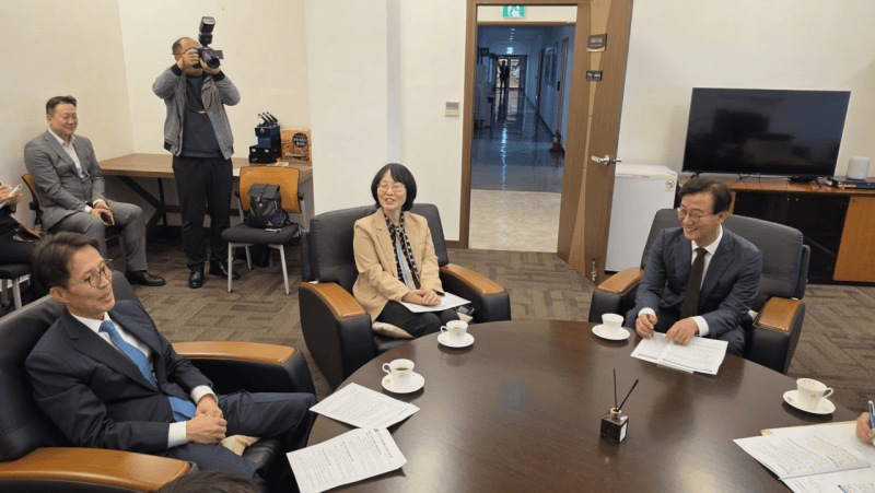 전재수 부산시장, 인구전략위 부위원장 만나 지역 맞춤형 지원 건의