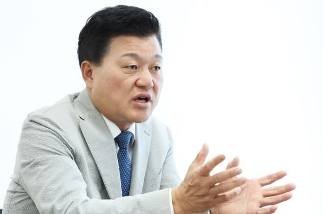 신용한 충북지사 선거캠프 관계자 2명 불법 선거운동 혐의로 구속영장 신청